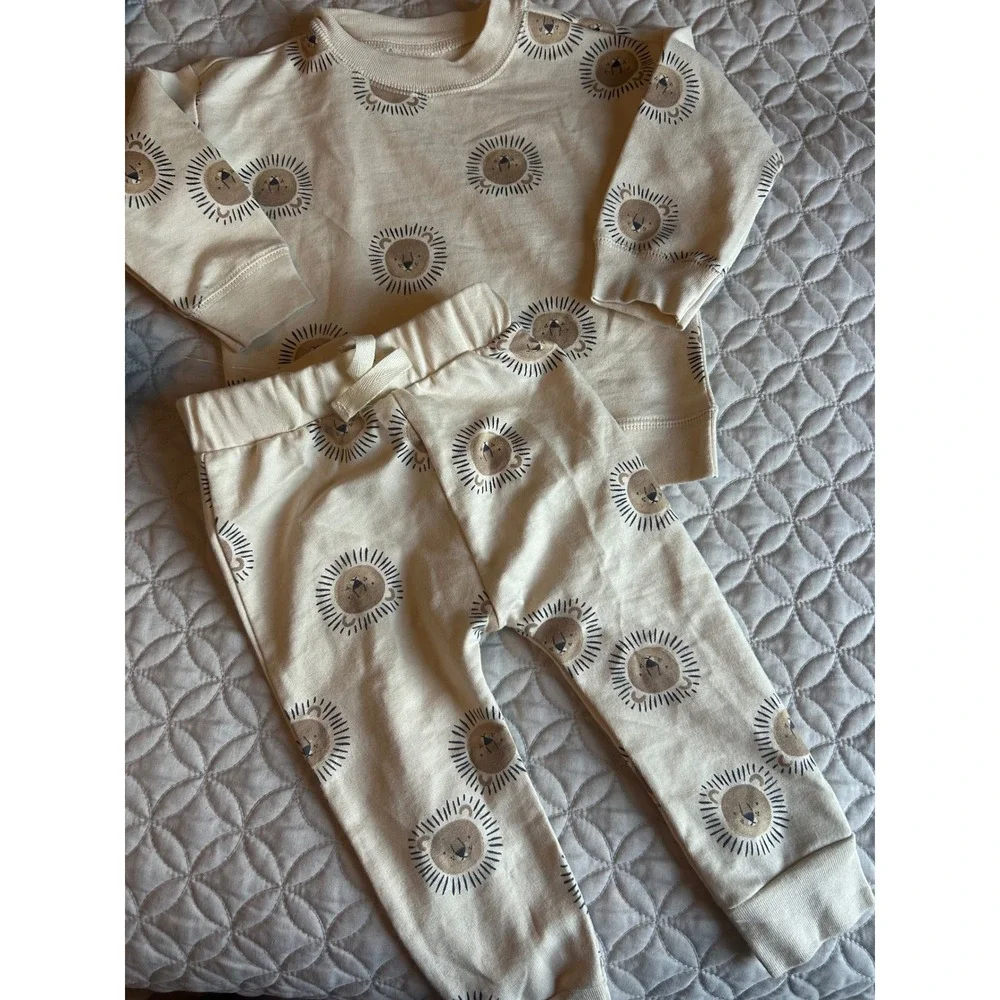 Carters Just One You 12M 4 Piece Set Lion Print Waffle Knit Grey Cream